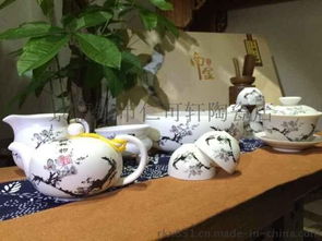 梅花韻致，茶香沁心——景德鎮(zhèn)仁可軒14頭梅花帶茶夾茶具套裝賞析